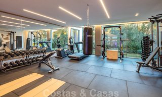 Prête à emménager. Villa neuve exclusive avec vue imprenable sur la mer à vendre, située dans une communauté fermée à La Quinta, Marbella - Benahavis 51861 