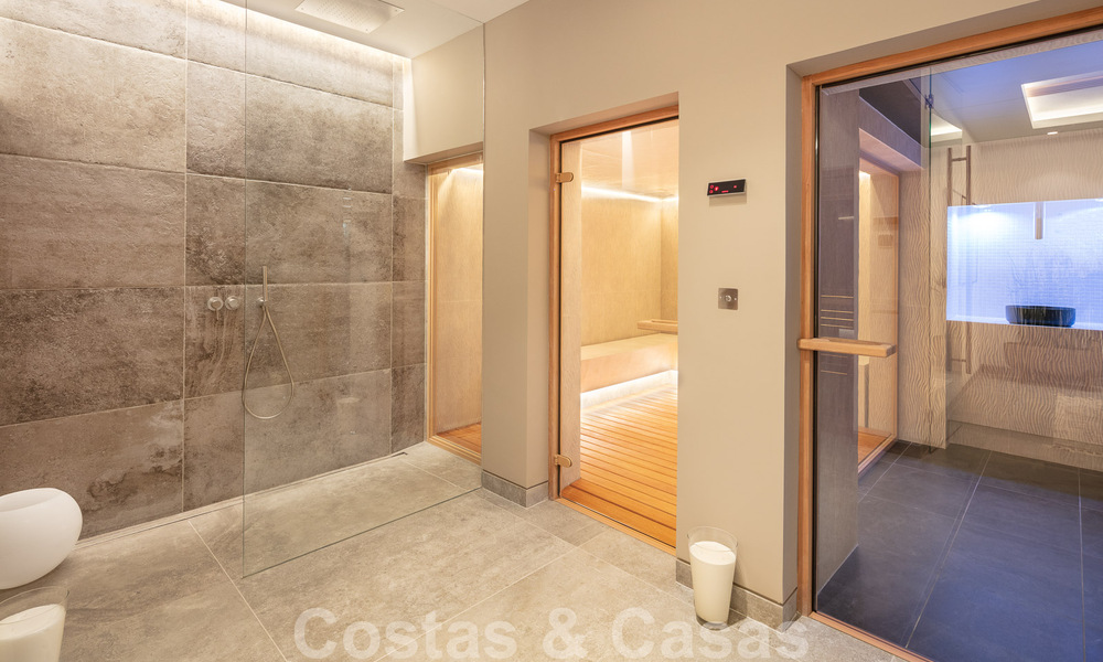 Prête à emménager. Villa neuve exclusive avec vue imprenable sur la mer à vendre, située dans une communauté fermée à La Quinta, Marbella - Benahavis 51863