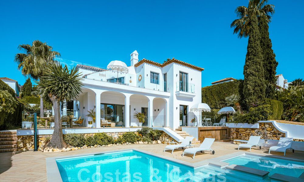Villa de luxe à vendre avec un style architectural traditionnel située dans une communauté fermée de Nueva Andalucia, Marbella 53691