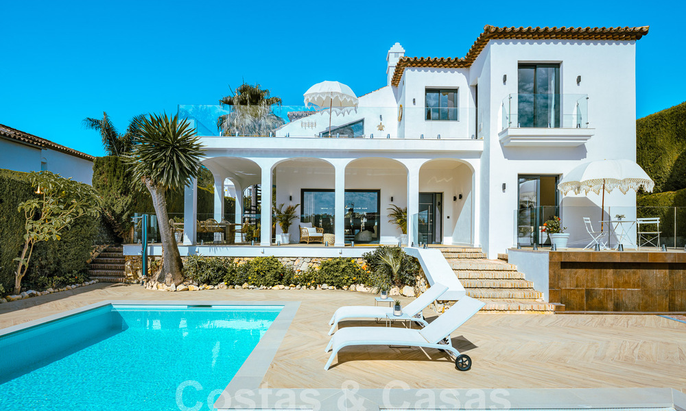 Villa de luxe à vendre avec un style architectural traditionnel située dans une communauté fermée de Nueva Andalucia, Marbella 53692