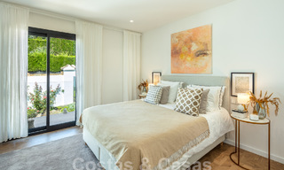 Villa de luxe à vendre avec un style architectural traditionnel située dans une communauté fermée de Nueva Andalucia, Marbella 53698 