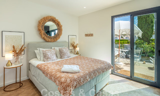 Villa de luxe à vendre avec un style architectural traditionnel située dans une communauté fermée de Nueva Andalucia, Marbella 53699 