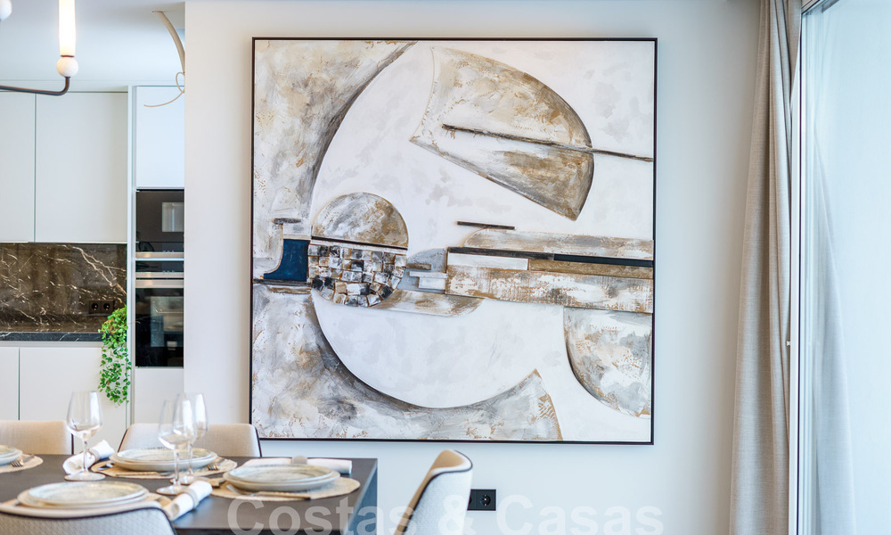 Villa de luxe indépendante à vendre avec piscine privée entourée de terrains de golf dans la vallée de Nueva Andalucia, Marbella 53782