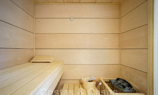 Villa de luxe indépendante à vendre avec piscine privée entourée de terrains de golf dans la vallée de Nueva Andalucia, Marbella 53786 