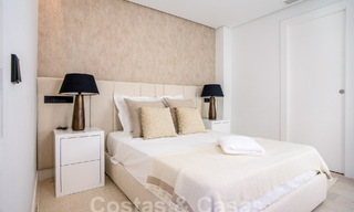 Villa de luxe indépendante à vendre avec piscine privée entourée de terrains de golf dans la vallée de Nueva Andalucia, Marbella 53795 