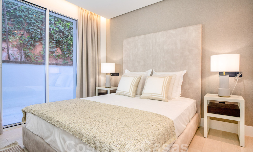 Villa de luxe indépendante à vendre avec piscine privée entourée de terrains de golf dans la vallée de Nueva Andalucia, Marbella 53796