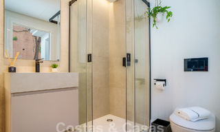 Villa de luxe indépendante à vendre avec piscine privée entourée de terrains de golf dans la vallée de Nueva Andalucia, Marbella 53804 