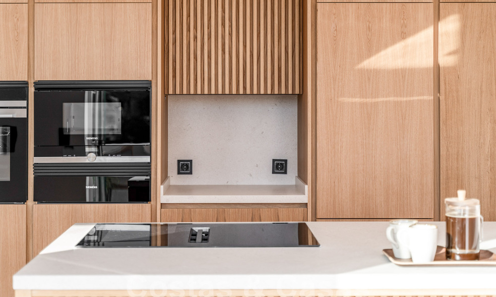 Penthouse luxueusement rénové à vendre avec terrasse spacieuse dans le resort de golf La Quinta, Benahavis - Marbella 53806