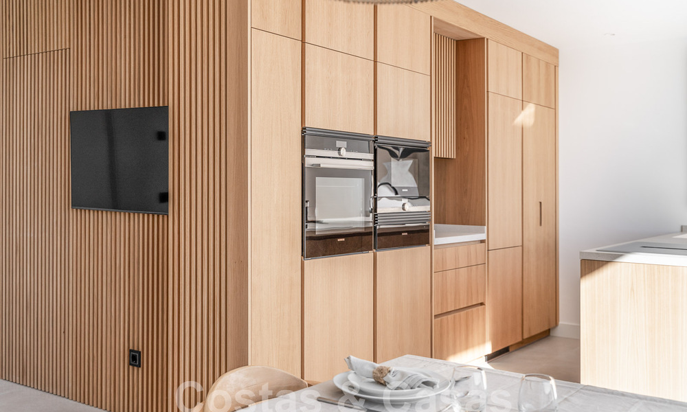 Penthouse luxueusement rénové à vendre avec terrasse spacieuse dans le resort de golf La Quinta, Benahavis - Marbella 53808