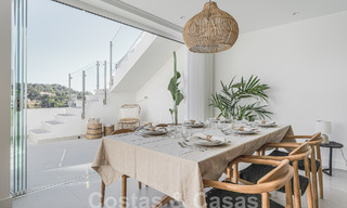 Penthouse luxueusement rénové à vendre avec terrasse spacieuse dans le resort de golf La Quinta, Benahavis - Marbella 53818 