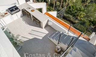 Penthouse luxueusement rénové à vendre avec terrasse spacieuse dans le resort de golf La Quinta, Benahavis - Marbella 53822 