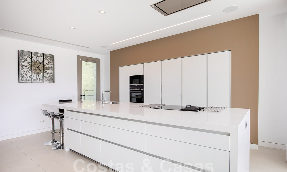 Villa moderne de luxe à vendre, prête à emménager, à quelques pas de la plage prés un quartier privilégié de Guadalmina Baja, Marbella - Estepona 53858