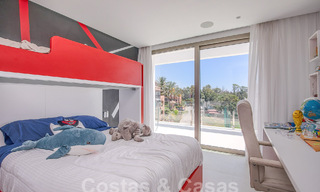 Villa moderne de luxe à vendre, prête à emménager, à quelques pas de la plage prés un quartier privilégié de Guadalmina Baja, Marbella - Estepona 53866 