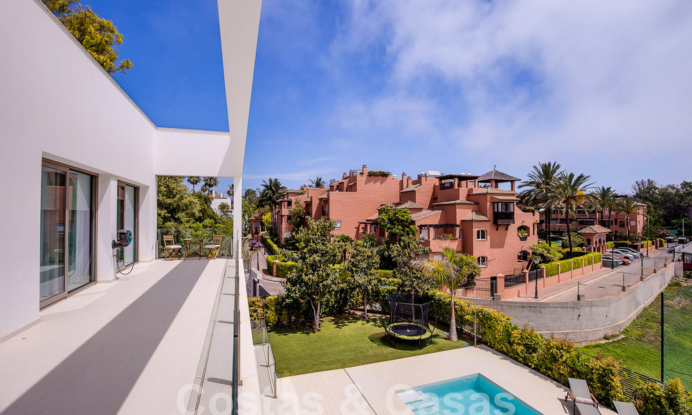 Villa moderne de luxe à vendre, prête à emménager, à quelques pas de la plage prés un quartier privilégié de Guadalmina Baja, Marbella - Estepona 53868