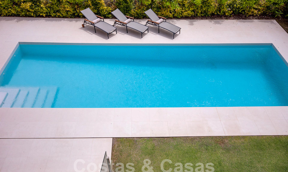 Villa moderne de luxe à vendre, prête à emménager, à quelques pas de la plage prés un quartier privilégié de Guadalmina Baja, Marbella - Estepona 53869