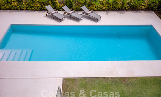Villa moderne de luxe à vendre, prête à emménager, à quelques pas de la plage prés un quartier privilégié de Guadalmina Baja, Marbella - Estepona 53869 