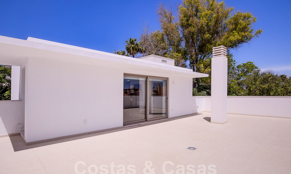 Villa moderne de luxe à vendre, prête à emménager, à quelques pas de la plage prés un quartier privilégié de Guadalmina Baja, Marbella - Estepona 53871