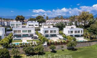 Villa moderne de luxe à vendre, prête à emménager, à quelques pas de la plage prés un quartier privilégié de Guadalmina Baja, Marbella - Estepona 53878 