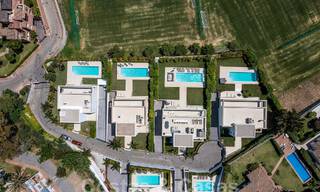 Villa moderne de luxe à vendre, prête à emménager, à quelques pas de la plage prés un quartier privilégié de Guadalmina Baja, Marbella - Estepona 53879 