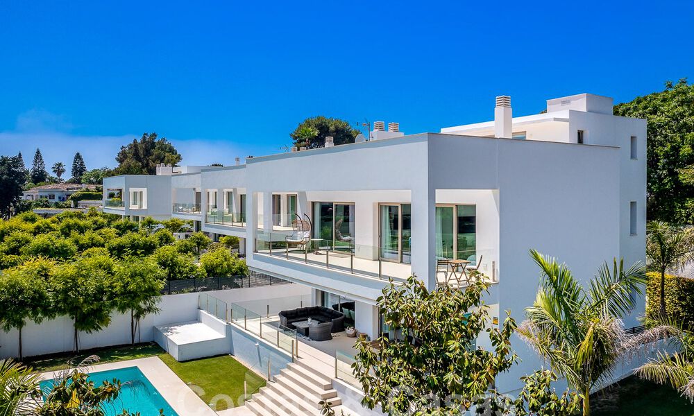 Villa moderne de luxe à vendre, prête à emménager, à quelques pas de la plage prés un quartier privilégié de Guadalmina Baja, Marbella - Estepona 53880