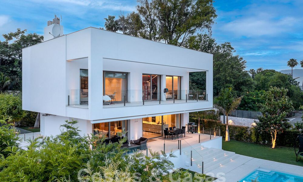 Villa moderne de luxe à vendre, prête à emménager, à quelques pas de la plage prés un quartier privilégié de Guadalmina Baja, Marbella - Estepona 53881
