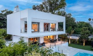 Villa moderne de luxe à vendre, prête à emménager, à quelques pas de la plage prés un quartier privilégié de Guadalmina Baja, Marbella - Estepona 53881 