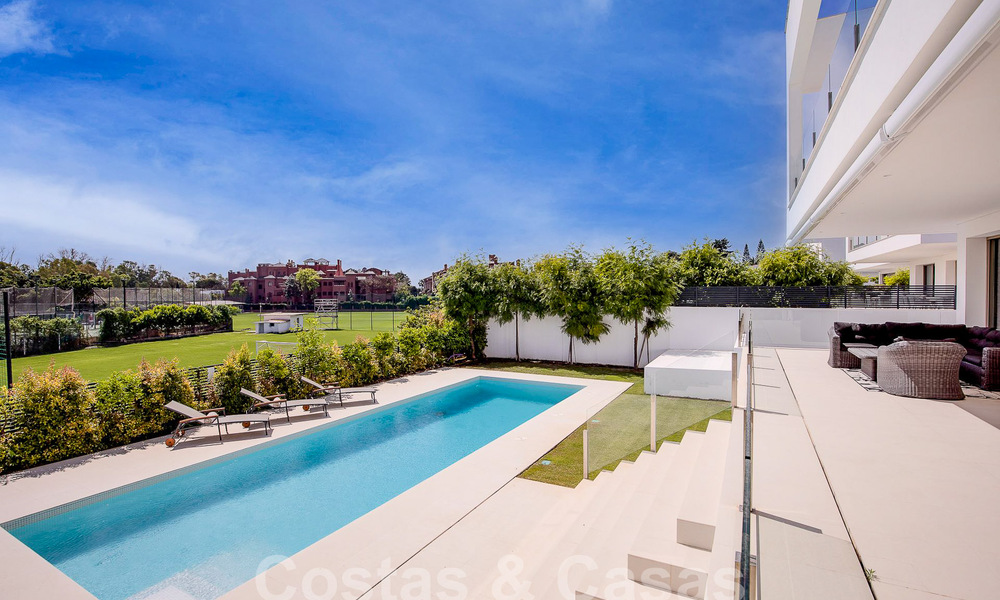 Villa moderne de luxe à vendre, prête à emménager, à quelques pas de la plage prés un quartier privilégié de Guadalmina Baja, Marbella - Estepona 53884