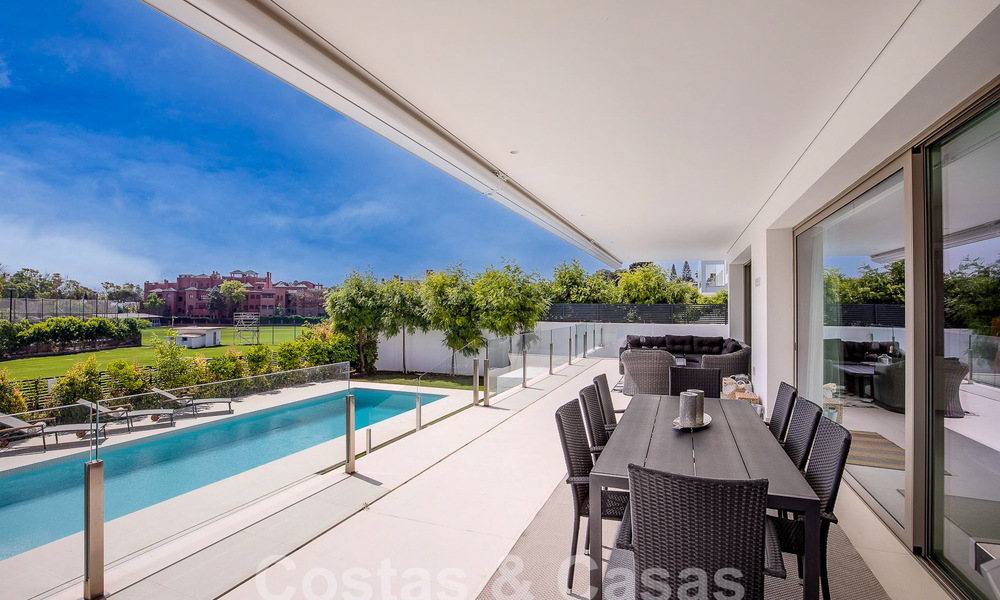 Villa moderne de luxe à vendre, prête à emménager, à quelques pas de la plage prés un quartier privilégié de Guadalmina Baja, Marbella - Estepona 53885