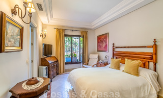 Elégante villa andalouse de luxe à vendre à deux pas de la plage dans l'urbanisation convoitée de Bahia de Marbella 51890 