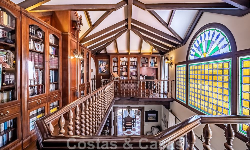 Elégante villa andalouse de luxe à vendre à deux pas de la plage dans l'urbanisation convoitée de Bahia de Marbella 51892