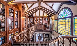 Elégante villa andalouse de luxe à vendre à deux pas de la plage dans l'urbanisation convoitée de Bahia de Marbella 51892 