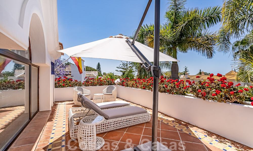 Elégante villa andalouse de luxe à vendre à deux pas de la plage dans l'urbanisation convoitée de Bahia de Marbella 51893