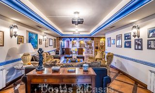 Elégante villa andalouse de luxe à vendre à deux pas de la plage dans l'urbanisation convoitée de Bahia de Marbella 51897 