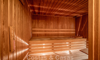 Elégante villa andalouse de luxe à vendre à deux pas de la plage dans l'urbanisation convoitée de Bahia de Marbella 51902 