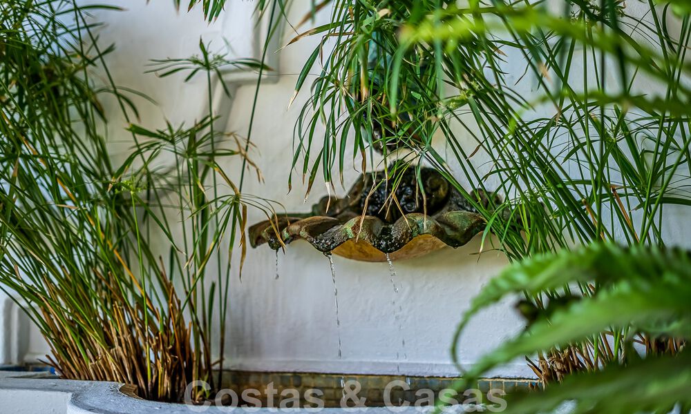 Elégante villa andalouse de luxe à vendre à deux pas de la plage dans l'urbanisation convoitée de Bahia de Marbella 51904