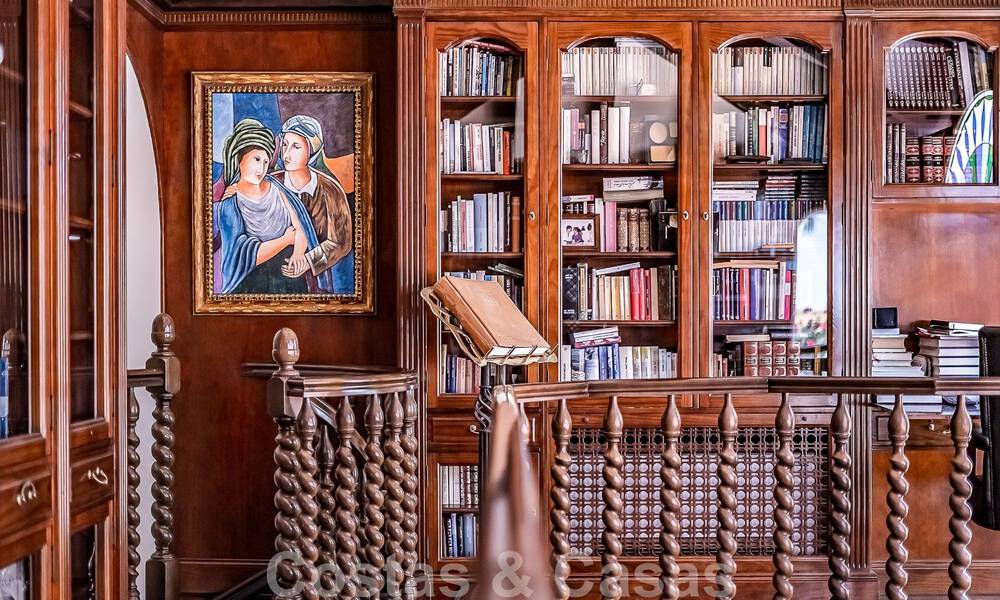 Elégante villa andalouse de luxe à vendre à deux pas de la plage dans l'urbanisation convoitée de Bahia de Marbella 51907