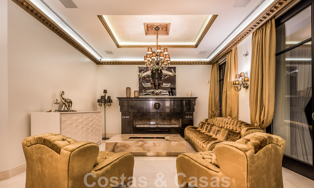 Majestueuse villa de luxe à vendre avec 7 chambres à coucher dans une urbanisation exclusive à l'est du centre de Marbella 51980