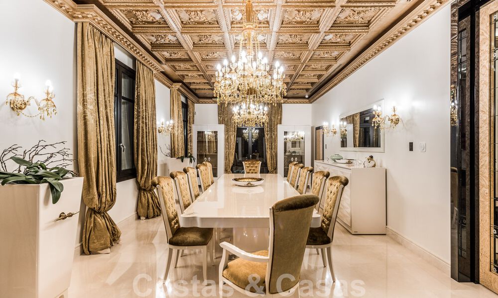 Majestueuse villa de luxe à vendre avec 7 chambres à coucher dans une urbanisation exclusive à l'est du centre de Marbella 51981