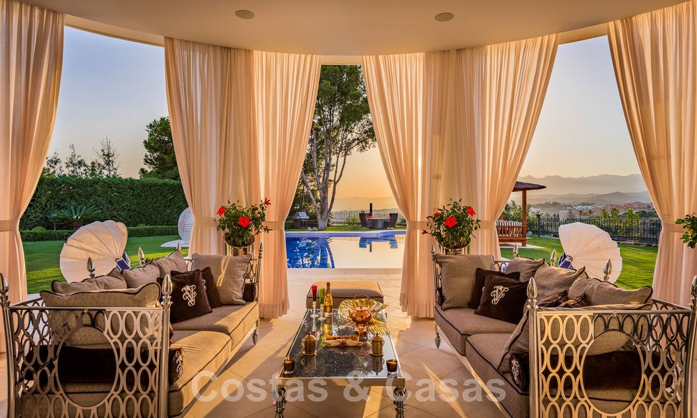 Majestueuse villa de luxe à vendre avec 7 chambres à coucher dans une urbanisation exclusive à l'est du centre de Marbella 51984