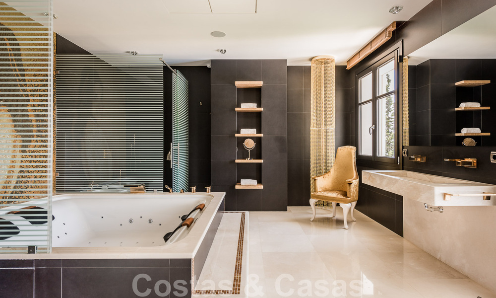 Majestueuse villa de luxe à vendre avec 7 chambres à coucher dans une urbanisation exclusive à l'est du centre de Marbella 51988