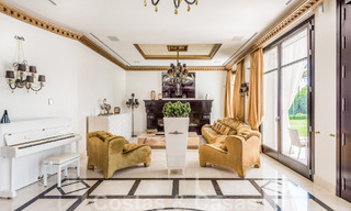 Majestueuse villa de luxe à vendre avec 7 chambres à coucher dans une urbanisation exclusive à l'est du centre de Marbella 52008 