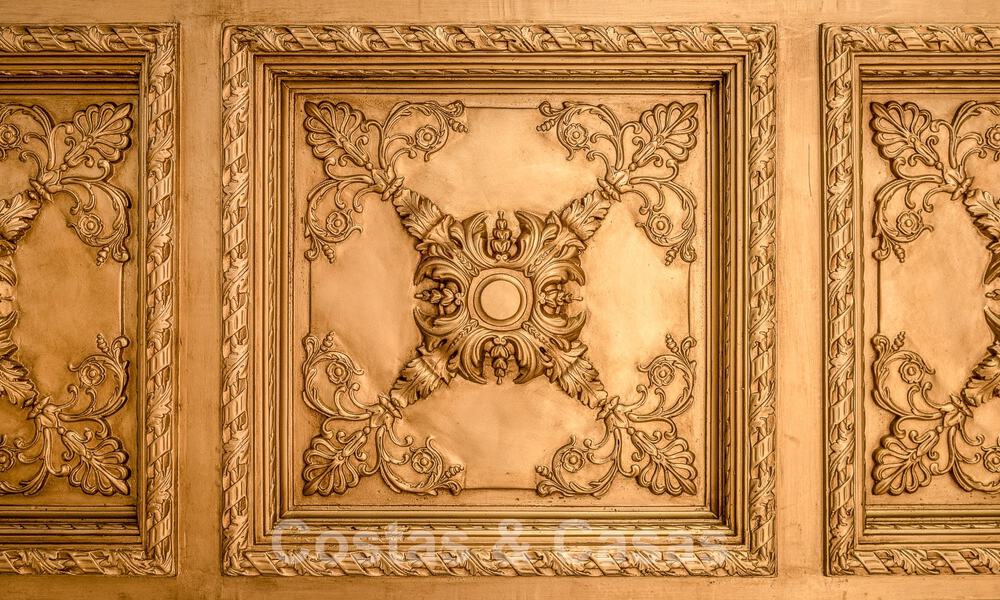 Majestueuse villa de luxe à vendre avec 7 chambres à coucher dans une urbanisation exclusive à l'est du centre de Marbella 52010