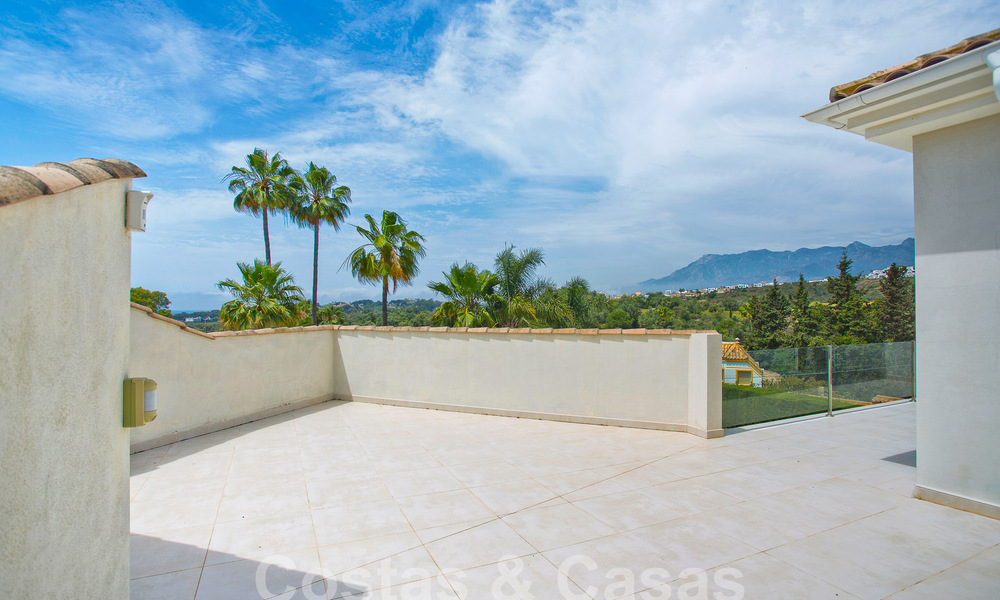Villa contemporaine de luxe à vendre avec architecture méditerranéenne à l'est du centre de Marbella 53324
