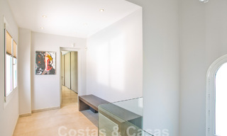 Villa contemporaine de luxe à vendre avec architecture méditerranéenne à l'est du centre de Marbella 53327 
