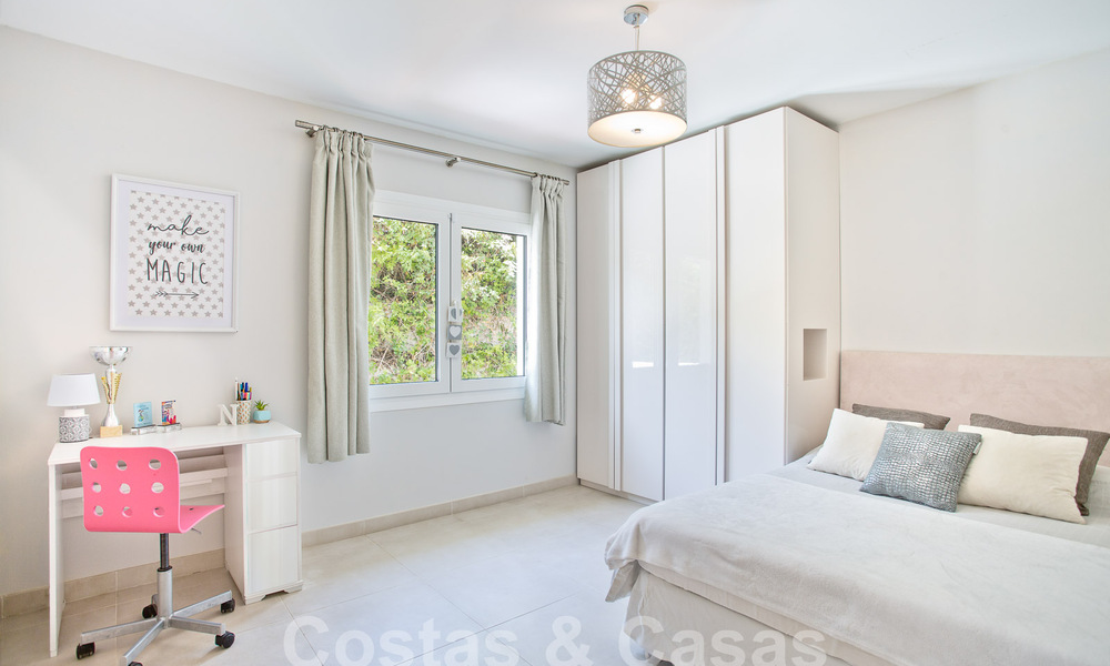 Villa contemporaine de luxe à vendre avec architecture méditerranéenne à l'est du centre de Marbella 53336