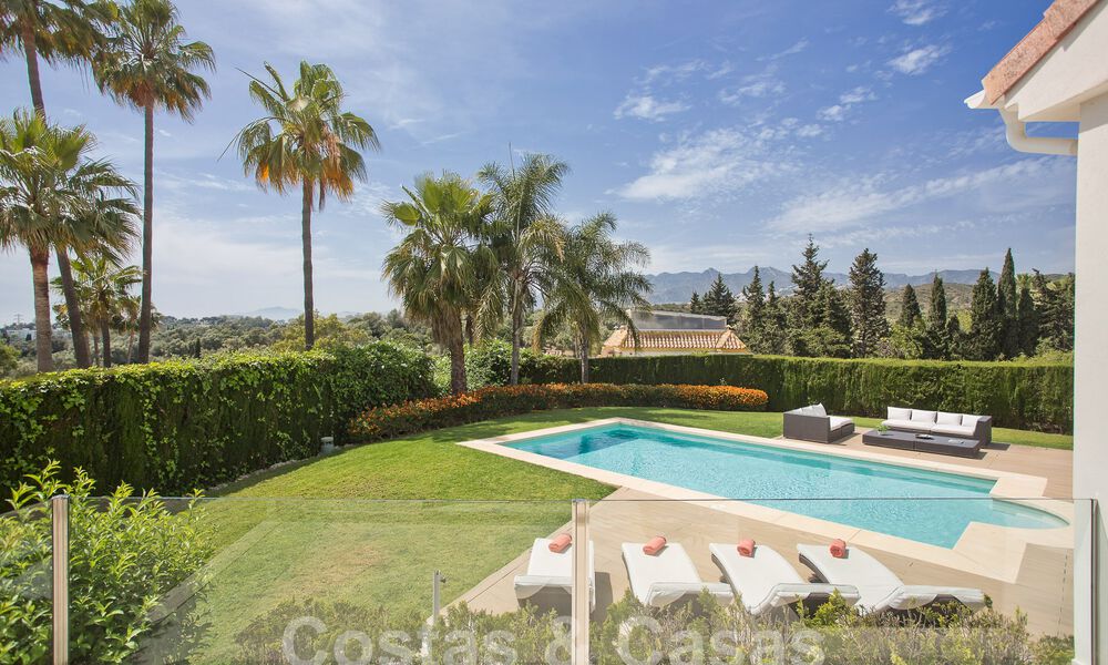 Villa contemporaine de luxe à vendre avec architecture méditerranéenne à l'est du centre de Marbella 53340