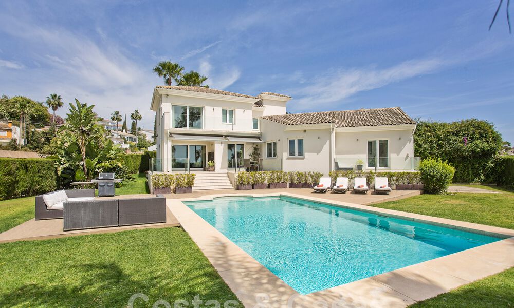 Villa contemporaine de luxe à vendre avec architecture méditerranéenne à l'est du centre de Marbella 53341