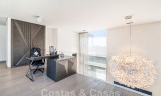 Villa moderne de luxe à vendre avec vue imprenable sur la mer dans un quartier exclusif de Benahavis - Marbella 53354 