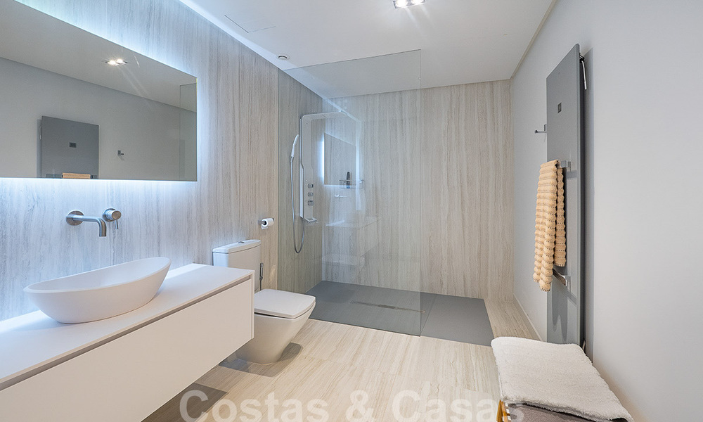 Villa moderne de luxe à vendre avec vue imprenable sur la mer dans un quartier exclusif de Benahavis - Marbella 53382