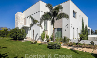 Villa moderne de luxe à vendre avec vue imprenable sur la mer dans un quartier exclusif de Benahavis - Marbella 53384 